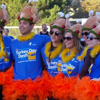 turkey day dash runners