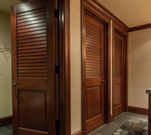louvered door type